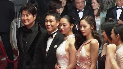 칸 사로잡은 K­무비...송강호 "다양성은 한국 영화의 희망" / YTN