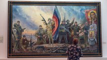 «ما روس هستیم، خدا با ماست»؛ «هنر جنگی» هنرمند وطن‌پرست در مسکو