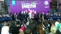 BURSA - Varank, Bursa Büyükşehir Belediyespor Kulübü Kadın Hentbol Takımı'nın şampiyonluk kutlamalarına katıldı