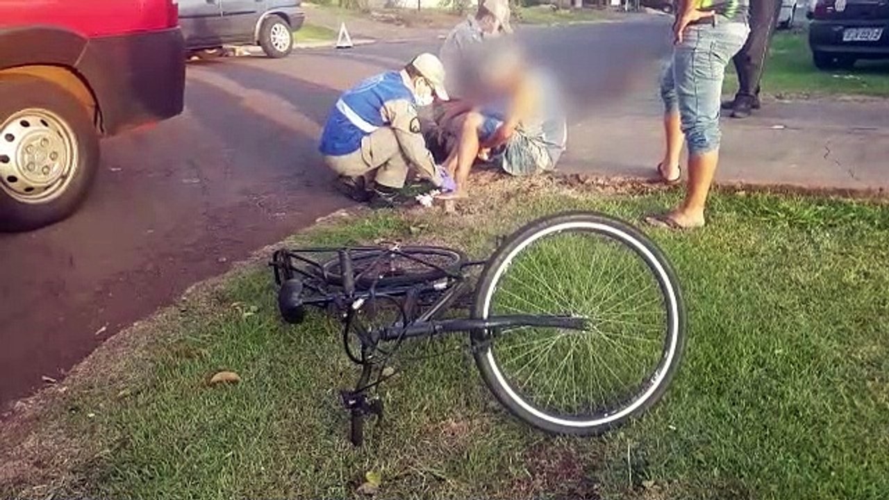 Ciclista fica ferido ao se envolver em acidente com carro no Floresta