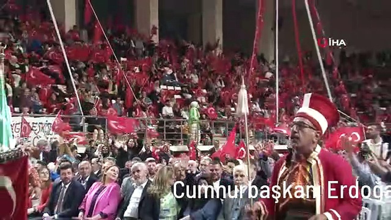 Cumhurbaşkanı Erdoğan Eskişehir'e seslendi: 'Eskişehir Pazar günü sandıkları patlatmaya hazır mı?'