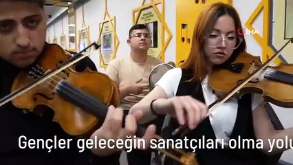 Gençler geleceğin sanatçıları olma yolunda ilerliyor