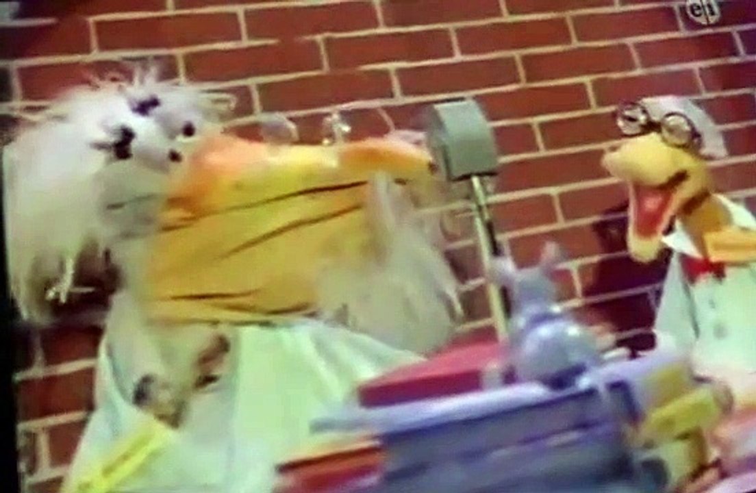 Between the Lions Between the Lions S01 E015 There’s a Fly in My Soup
