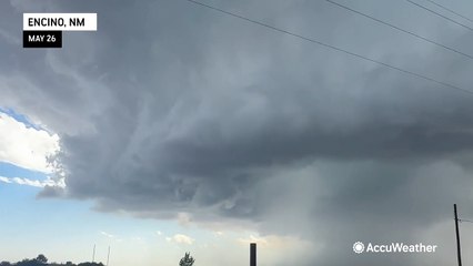 Tornado begins to form in New Mexico