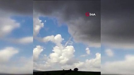 Sivas'ta İki Bulut Arasında Oluşan Hortum Görenleri Şaşırttı