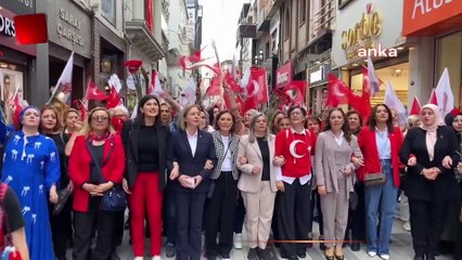 İzmir Marşı'nı söyleyen CHP'liler arasında mutsuz olan ittifak ortakları