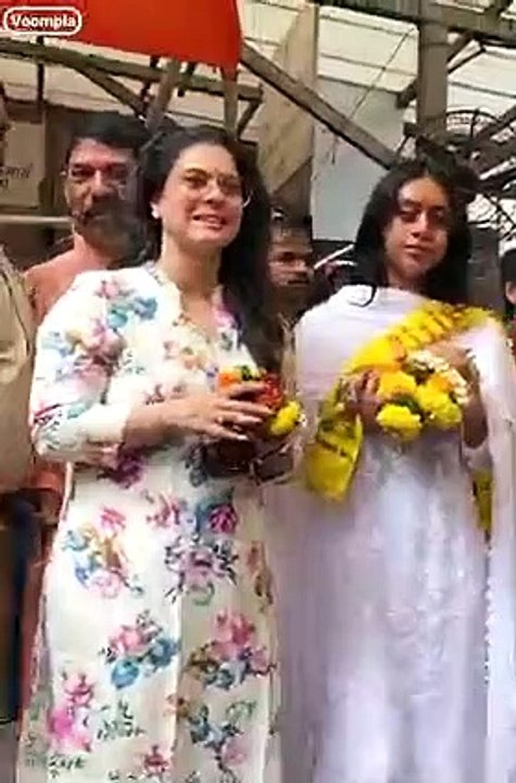 Kajol apni beti ke saath aayi Siddhivinayak Temple VIP scenes as Nysa Devgn and her m
