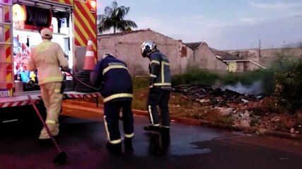 Incêndio em lote baldio mobiliza Corpo de Bombeiros