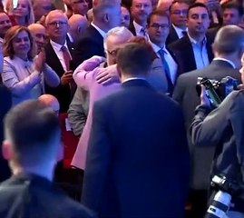 Prof. Dr. Celal Şengör, Akşener'e sarılıp gözyaşı döktü