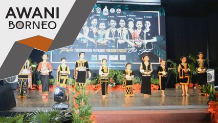 Kanak-kanak teruja peraga pakaian tradisional suku kaum Sabah