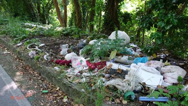 Colli Sarrizzo, discarica a cielo aperto