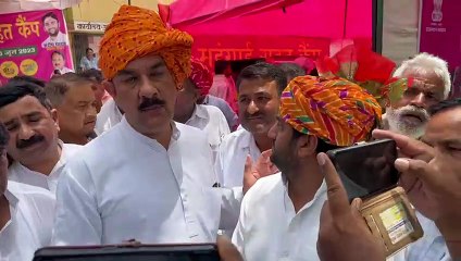 लाभार्थियों को सौंपे गारंटी कार्ड