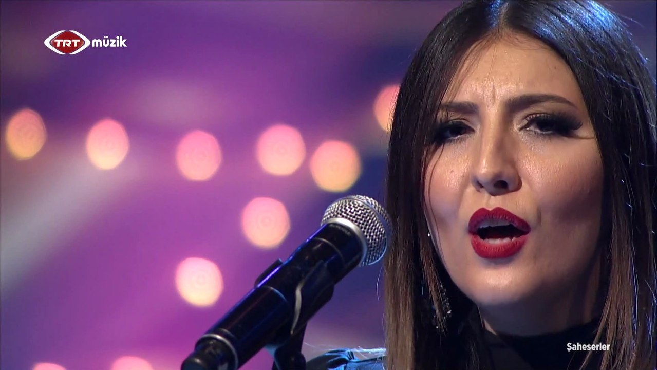 Poyezdda kunnilingusning yaqindan surati