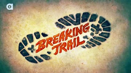 Water Snake Eats a Super Sized Goby!