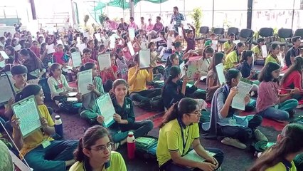 308 बच्चों ने बनाया हैंडराइटिंग का विश्व कीर्तिमान