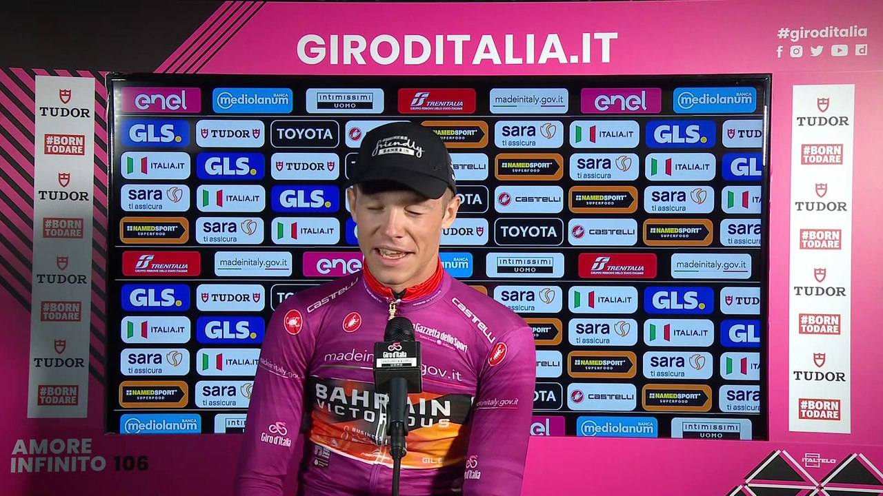 Tour d'Italie 2023 - Jonathan Milan : Jonathan Milan and the cyclamen jersey : "For my first Giro, I'm really happy to have this jersey and to bring it to Rome"