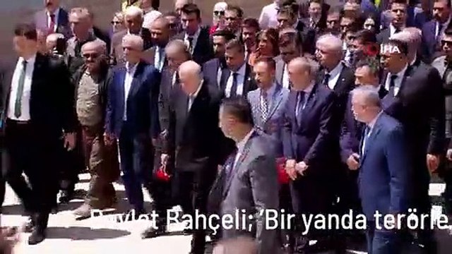 Devlet Bahçeli: 'Bir yanda terörle ittifak kurup diğer yanda milliyetçilik pozu verenlere Mahkeme-i Kübra'da şehitlerimiz mutlaka hesap soracaktır'