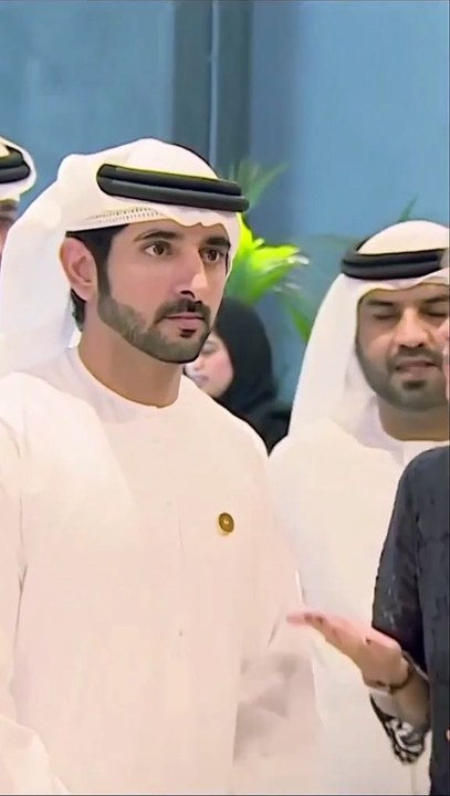 Shaikh hamdan enjoyed with lady