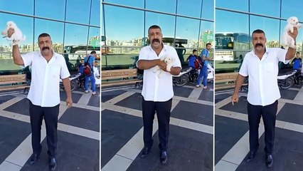 Şanlıurfalı hayvansever, elindeki köpeği sallayarak; 'hayvanların değerini bilelim' dedi