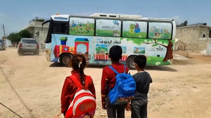 دمر الزلزال مدارسهم.. ما بديل أطفال سوريا عن التعلم؟