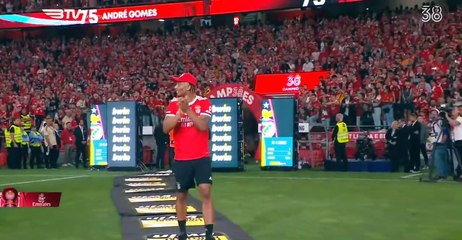 A entrega da Taça de Campeão 22/23 ao Benfica