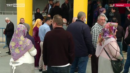 İstanbul'daki okullarda ilk saatlerde oy kullanma yoğunluğu