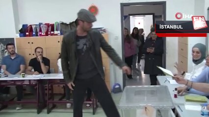 Ünlü oyuncu Kıvanç Tatlıtuğ oyunu kullandı