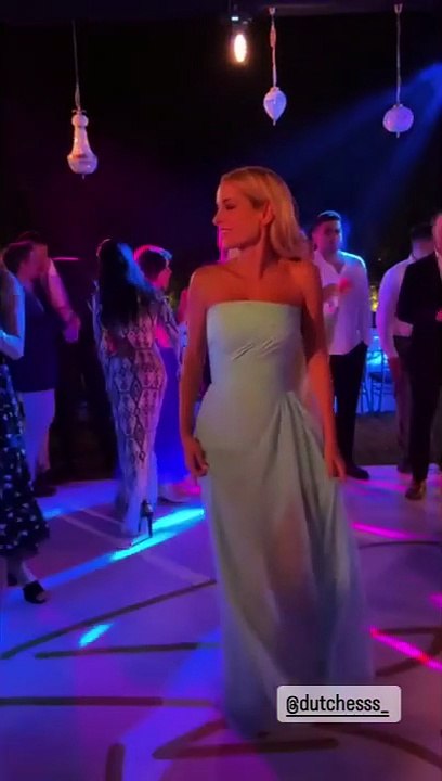 Ο χορός της Δούκισσας Νομικού με τον γάμο του αδερφού της, Νικήτα με την Άννα Πρέλεβιτς