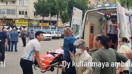 Oy kullanmaya ambulansla gitti