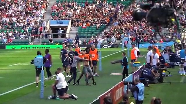 Just Stop Oil protesters disrupt Rugby Premiership final