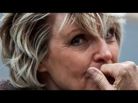 On a vu que j'avais une perruque : Evelyne Dhéliat se confie sur son cancer du sein