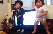 Ces deux bébés danseurs trop mignons vont faire votre journée