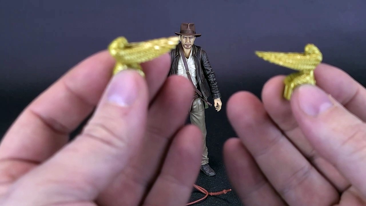 Hasbro Indiana Jones Adventure Series Ark of the Covenant Indiana Jones Figure