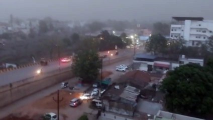 Video : तूफान ने थामी शहर की चमक: लेट खंभे, फ्लैक्स फटे, कई झरोखों में अंधेरा