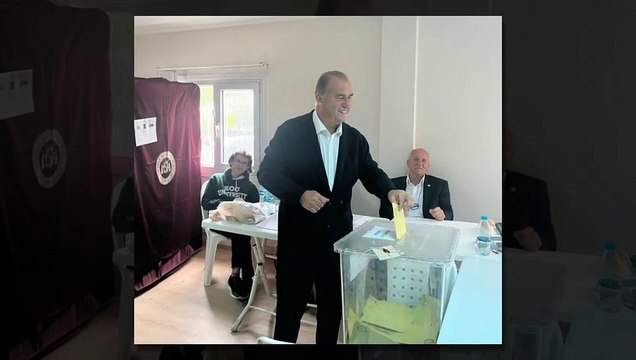 Türk futbolunun efsanesi Fatih Terim oy kullandı, sosyal medya yıkıldı