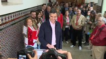 Pedro Sánchez, el más madrugador en votar entre los líderes nacionales de los principales partidos