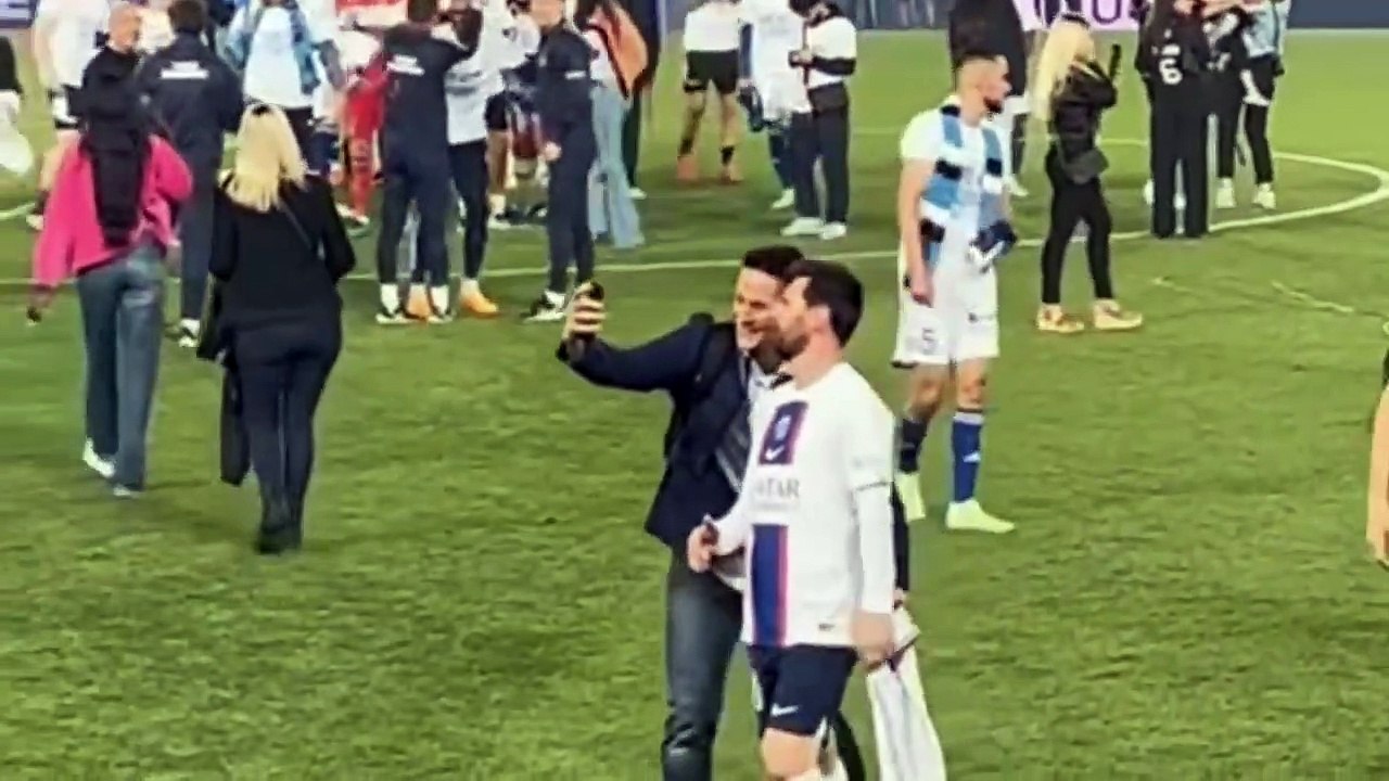 Mira cómo salió Messi del estadio tras marcar el gol que dio al PSG el título _ 1-1 PSG x Strasbourg