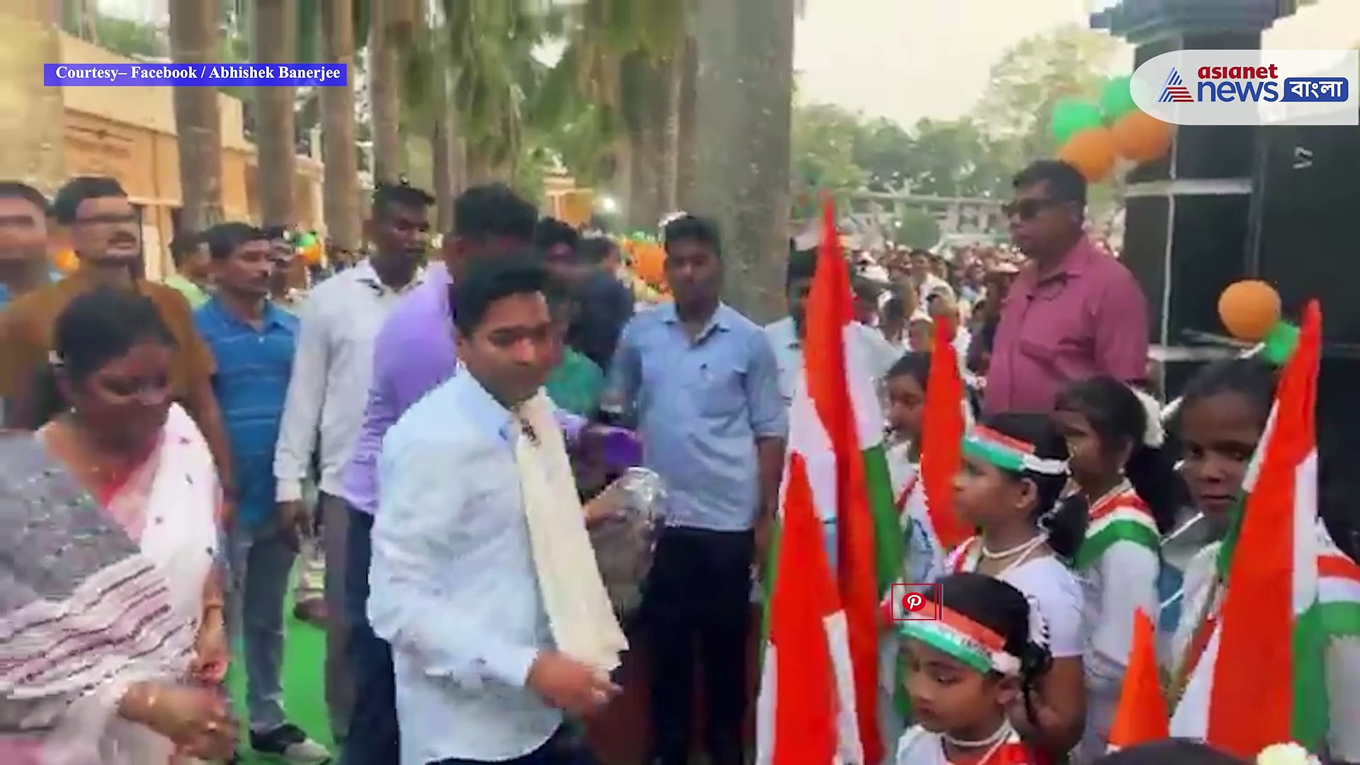 কেশপুরে তৃণমূলের নবজোয়ার যাত্রায় এসে ক্ষুদিরাম বসুর মূর্তিতে মাল্যদান অভিষেকের