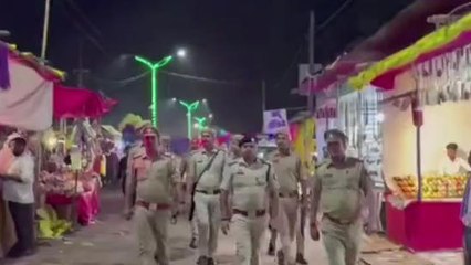 बहराइच: प्रसिद्ध दरगाह मेले का पुलिस अधीक्षक ने किया निरीक्षण, पुलिसकर्मियों को दिया निर्देश