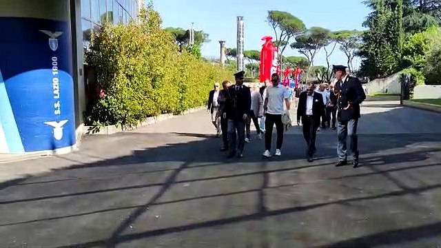 Lazio, Marusic non si perde la festa: ingresso zoppicante all'Olimpico