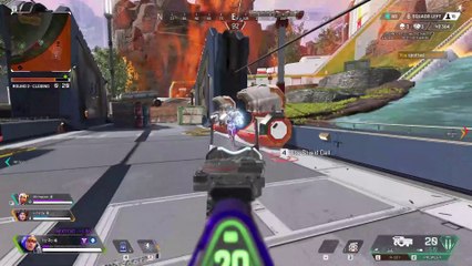 A perfectly timed fence (Apex Legends)