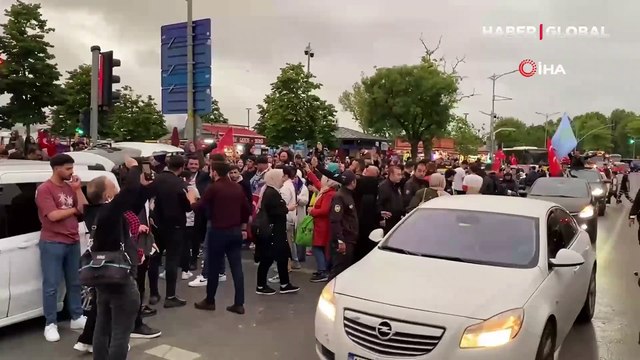 Üsküdar'da vatandaşların sevinç gösterileri başladı