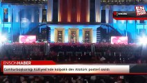 Cumhurbaşkanlığı Külliyesi'nde kalpaklı dev Atatürk posteri asıldı