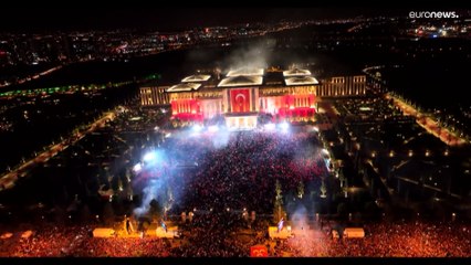 أردوغان يفوز بالانتخابات الرئاسية ويقول في خطاب النصر: "الوقت مناسب لنتوحد"