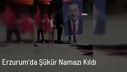 Depremzedeler Erzurum'da Şükür Namazı Kıldı