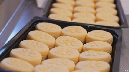 كواليس صناعة الزبدة الفاخرة في بريتاني الفرنسية