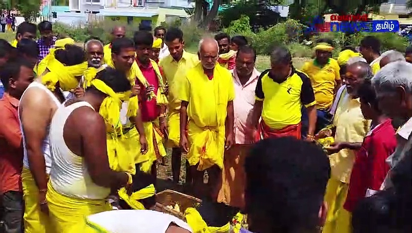 Watch : தருமபுரி அருகே குருமன்ஸ் இன மக்களின் விநோத வழிபாடு! - தலையில் தேங்காய் உடைத்து நேர்த்திக்கடன்!