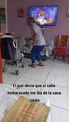 "Con él volvió a ser un niño": Abuelito sorprende con sus peculiares pasos para entretener a su nieto