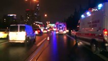 Ümraniye’de aşırı hızlı araç bariyerlere ve yol kenarındaki minibüse çarptı: 1 ölü, 2 yaralı