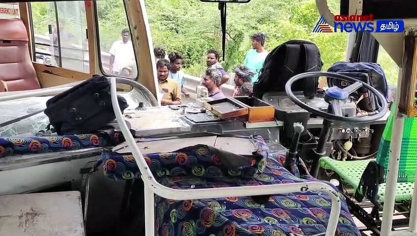 நெய்வேலியில்  அரசுப் பேருந்து - தனியார் பேருந்து நேருக்குநேர் மோதல்! - சல்லி சல்லியாக நொறுங்கிய பேருந்து